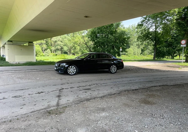 Mercedes-Benz Klasa E cena 139000 przebieg: 189000, rok produkcji 2018 z Oświęcim małe 172